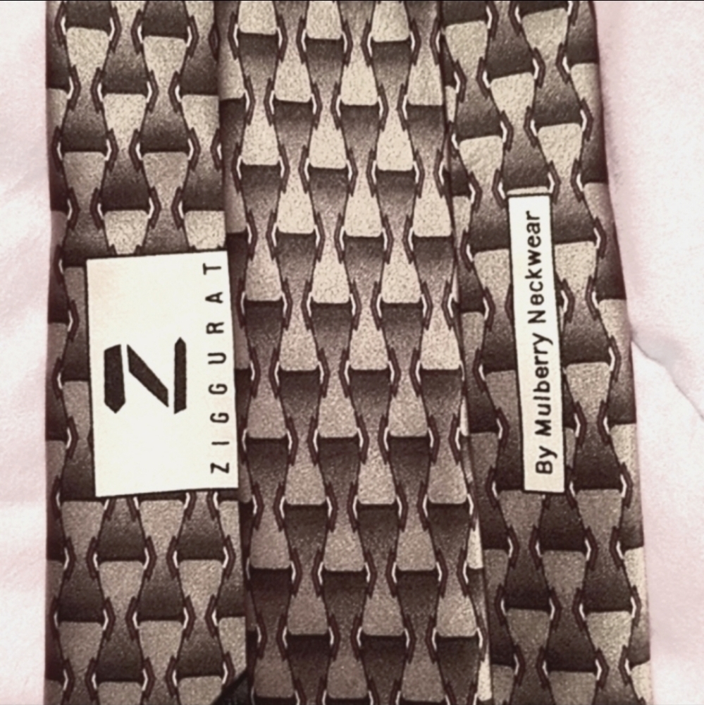 𝅺Ziggurat by Mulberry Vintage All Silk Handmade Equestrian Men's Necktie - Picture 5 of 9
